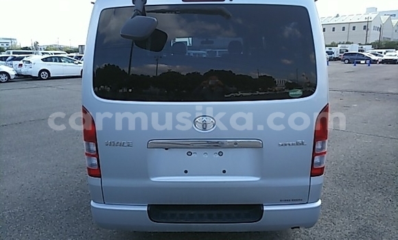 Acheter Occasion Voiture Toyota Hiace Gris à Beitbridge, Matabeleland South Acheter Occasion Voiture Toyota Hiace Gris à Beitbridge, Matabeleland South