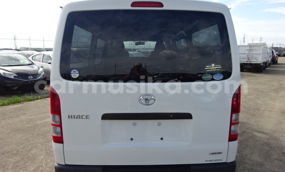 Nunua Ilio tumika Toyota Hiace Nyeupe Gari ndani ya Beitbridge nchini Matabeleland Kusini Nunua Ilio tumika Toyota Hiace Nyeupe Gari ndani ya Beitbridge nchini Matabeleland Kusini