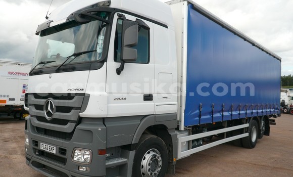 Buy Used Mercedes‒Benz Truck Other Truck in Beitbridge in Matabeleland South Buy Used Mercedes‒Benz Truck Other Truck in Beitbridge in Matabeleland South