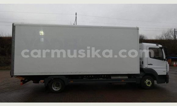 Buy Used Mercedes‒Benz Truck Other Truck in Beitbridge in Matabeleland South Buy Used Mercedes‒Benz Truck Other Truck in Beitbridge in Matabeleland South