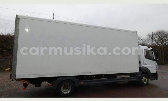 Buy Used Mercedes‒Benz Truck Other Truck in Beitbridge in Matabeleland South Buy Used Mercedes‒Benz Truck Other Truck in Beitbridge in Matabeleland South