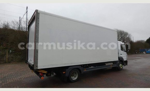 Buy Used Mercedes‒Benz Truck Other Truck in Beitbridge in Matabeleland South Buy Used Mercedes‒Benz Truck Other Truck in Beitbridge in Matabeleland South