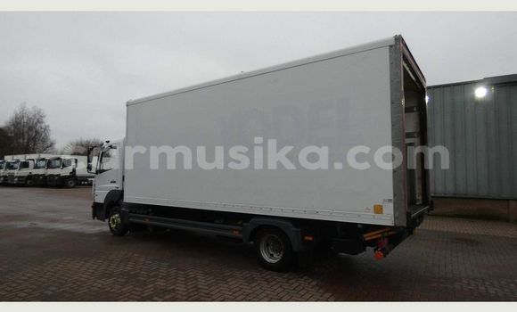 Buy Used Mercedes‒Benz Truck Other Truck in Beitbridge in Matabeleland South Buy Used Mercedes‒Benz Truck Other Truck in Beitbridge in Matabeleland South