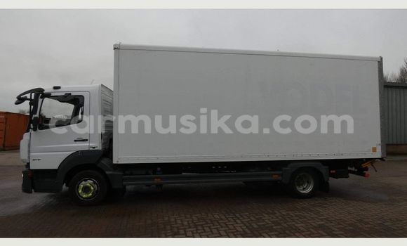 Buy Used Mercedes‒Benz Truck Other Truck in Beitbridge in Matabeleland South Buy Used Mercedes‒Benz Truck Other Truck in Beitbridge in Matabeleland South