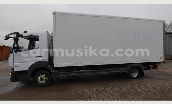 Buy Used Mercedes‒Benz Truck Other Truck in Beitbridge in Matabeleland South Buy Used Mercedes‒Benz Truck Other Truck in Beitbridge in Matabeleland South