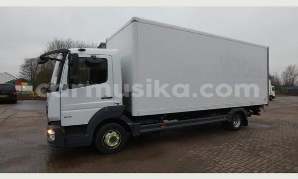 Buy Used Mercedes‒Benz Truck Other Truck in Beitbridge in Matabeleland South Buy Used Mercedes‒Benz Truck Other Truck in Beitbridge in Matabeleland South