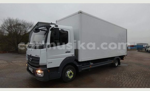 Buy Used Mercedes‒Benz Truck Other Truck in Beitbridge in Matabeleland South Buy Used Mercedes‒Benz Truck Other Truck in Beitbridge in Matabeleland South