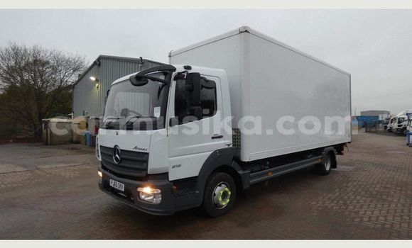 Buy Used Mercedes‒Benz Truck Other Truck in Beitbridge in Matabeleland South Buy Used Mercedes‒Benz Truck Other Truck in Beitbridge in Matabeleland South