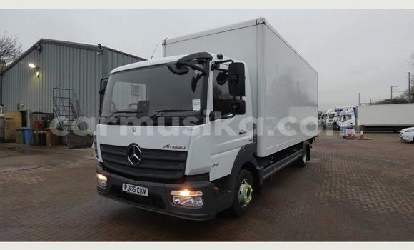 Buy Used Mercedes‒Benz Truck Other Truck in Beitbridge in Matabeleland South Buy Used Mercedes‒Benz Truck Other Truck in Beitbridge in Matabeleland South