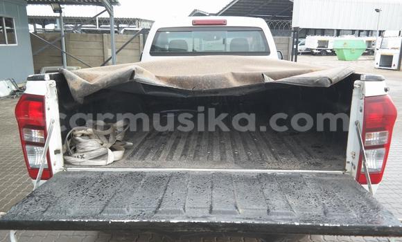 Acheter Occasion Voiture Isuzu KB Blanc à Beitbridge, Matabeleland South Acheter Occasion Voiture Isuzu KB Blanc à Beitbridge, Matabeleland South