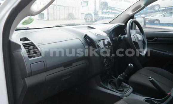 Acheter Occasion Voiture Isuzu KB Blanc à Beitbridge, Matabeleland South Acheter Occasion Voiture Isuzu KB Blanc à Beitbridge, Matabeleland South