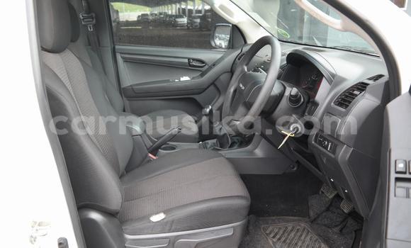 Acheter Occasion Voiture Isuzu KB Blanc à Beitbridge, Matabeleland South Acheter Occasion Voiture Isuzu KB Blanc à Beitbridge, Matabeleland South