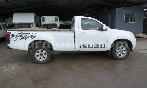 Acheter Occasion Voiture Isuzu KB Blanc à Beitbridge, Matabeleland South Acheter Occasion Voiture Isuzu KB Blanc à Beitbridge, Matabeleland South