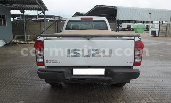 Acheter Occasion Voiture Isuzu KB Blanc à Beitbridge, Matabeleland South Acheter Occasion Voiture Isuzu KB Blanc à Beitbridge, Matabeleland South