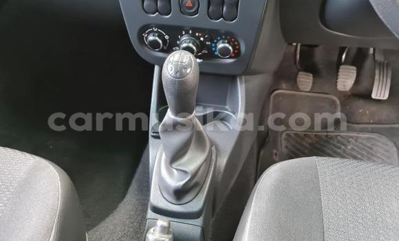 Nunua Ilio tumika Nissan Pickup Nyeupe Gari ndani ya Beitbridge nchini Matabeleland Kusini Nunua Ilio tumika Nissan Pickup Nyeupe Gari ndani ya Beitbridge nchini Matabeleland Kusini