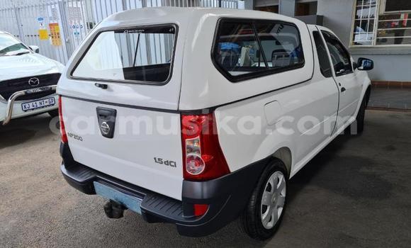 Nunua Ilio tumika Nissan Pickup Nyeupe Gari ndani ya Beitbridge nchini Matabeleland Kusini Nunua Ilio tumika Nissan Pickup Nyeupe Gari ndani ya Beitbridge nchini Matabeleland Kusini