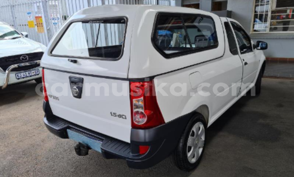 Nunua Ilio tumika Nissan Pickup Nyeupe Gari ndani ya Beitbridge nchini Matabeleland Kusini Nunua Ilio tumika Nissan Pickup Nyeupe Gari ndani ya Beitbridge nchini Matabeleland Kusini