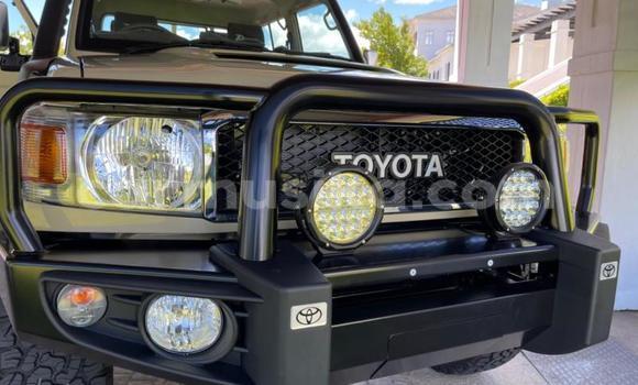 Buy Used Toyota Land Cruiser Beige Car in Beitbridge in Matabeleland South Buy Used Toyota Land Cruiser Beige Car in Beitbridge in Matabeleland South