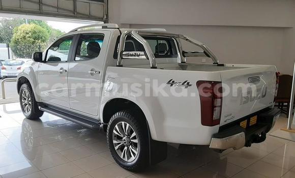 Acheter Occasion Voiture Isuzu KB Blanc à Beitbridge, Matabeleland South Acheter Occasion Voiture Isuzu KB Blanc à Beitbridge, Matabeleland South