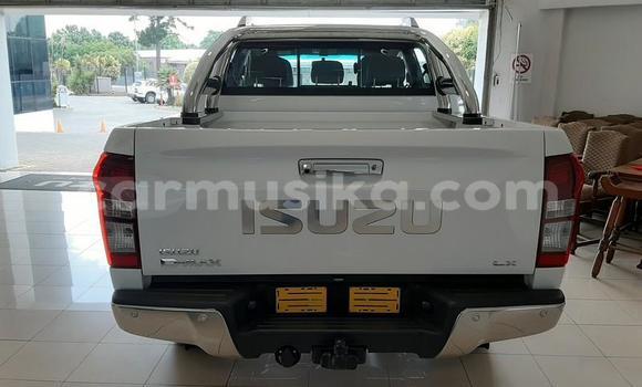 Acheter Occasion Voiture Isuzu KB Blanc à Beitbridge, Matabeleland South Acheter Occasion Voiture Isuzu KB Blanc à Beitbridge, Matabeleland South