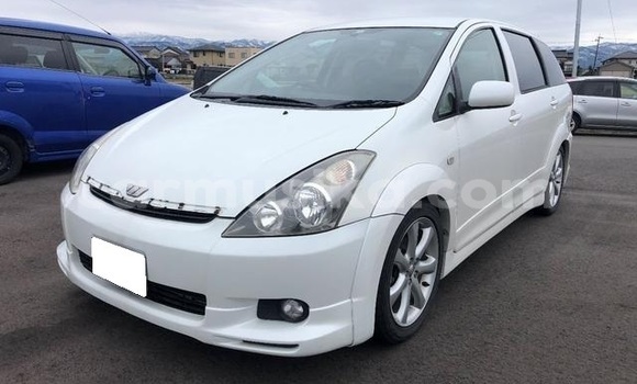 Buy Used Toyota Wish White Car in Beitbridge in Matabeleland South Buy Used Toyota Wish White Car in Beitbridge in Matabeleland South