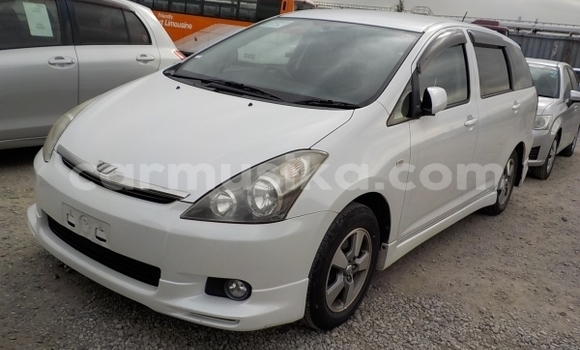 Buy Used Toyota Wish White Car in Beitbridge in Matabeleland South Buy Used Toyota Wish White Car in Beitbridge in Matabeleland South