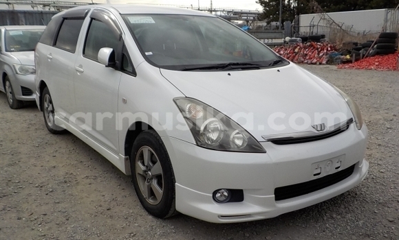 Buy Used Toyota Wish White Car in Beitbridge in Matabeleland South Buy Used Toyota Wish White Car in Beitbridge in Matabeleland South