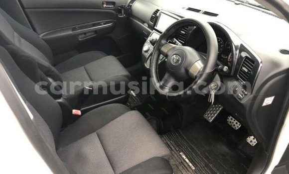 Buy Used Toyota Wish White Car in Beitbridge in Matabeleland South Buy Used Toyota Wish White Car in Beitbridge in Matabeleland South