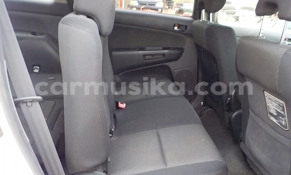 Buy Used Toyota Wish White Car in Beitbridge in Matabeleland South Buy Used Toyota Wish White Car in Beitbridge in Matabeleland South