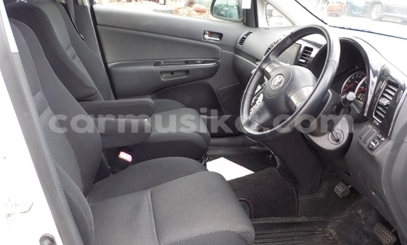 Buy Used Toyota Wish White Car in Beitbridge in Matabeleland South Buy Used Toyota Wish White Car in Beitbridge in Matabeleland South
