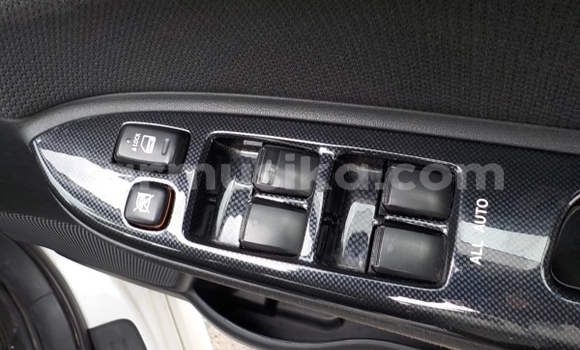 Buy Used Toyota Wish White Car in Beitbridge in Matabeleland South Buy Used Toyota Wish White Car in Beitbridge in Matabeleland South