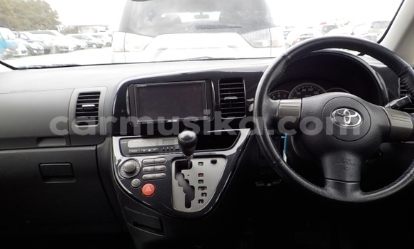 Buy Used Toyota Wish White Car in Beitbridge in Matabeleland South Buy Used Toyota Wish White Car in Beitbridge in Matabeleland South