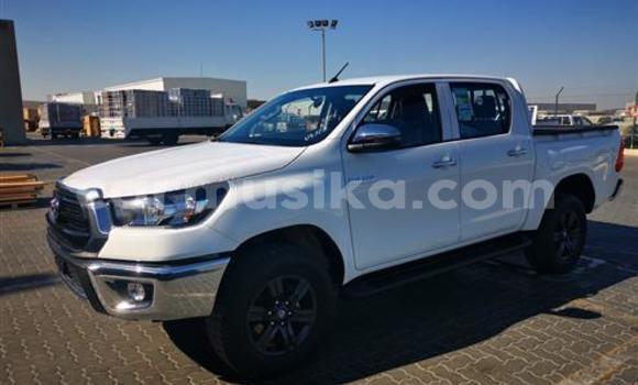 Nunua Ilio tumika Toyota Hilux Nyeupe Gari ndani ya Beitbridge nchini Matabeleland Kusini