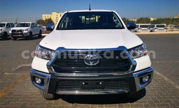Acheter Occasion Voiture Toyota Hilux Blanc à Beitbridge, Matabeleland South Acheter Occasion Voiture Toyota Hilux Blanc à Beitbridge, Matabeleland South