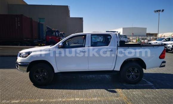 Acheter Occasion Voiture Toyota Hilux Blanc à Beitbridge, Matabeleland South Acheter Occasion Voiture Toyota Hilux Blanc à Beitbridge, Matabeleland South