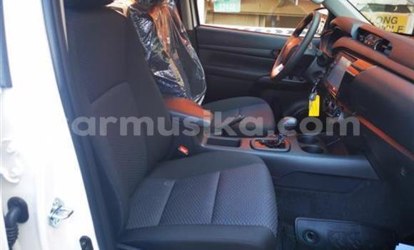 Acheter Occasion Voiture Toyota Hilux Blanc à Beitbridge, Matabeleland South Acheter Occasion Voiture Toyota Hilux Blanc à Beitbridge, Matabeleland South