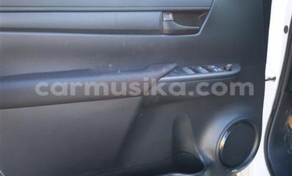 Acheter Occasion Voiture Toyota Hilux Blanc à Beitbridge, Matabeleland South Acheter Occasion Voiture Toyota Hilux Blanc à Beitbridge, Matabeleland South