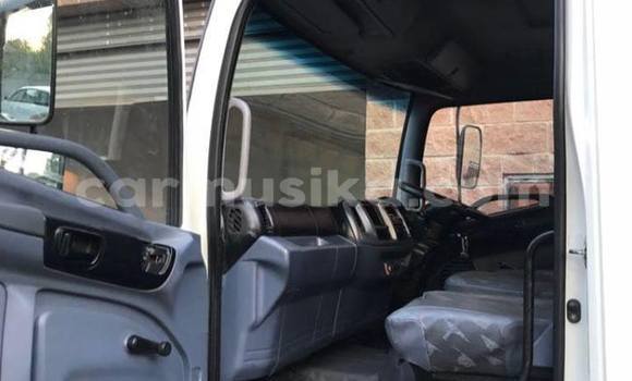 Buy Used Hino 300 White Truck in Beitbridge in Matabeleland South Buy Used Hino 300 White Truck in Beitbridge in Matabeleland South