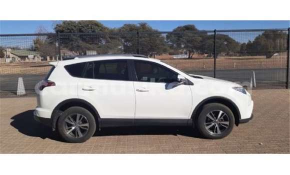 Tenga Tsaru Toyota RAV4 Chena Mota in Beitbridge in Matabeleland South Tenga Tsaru Toyota RAV4 Chena Mota in Beitbridge in Matabeleland South