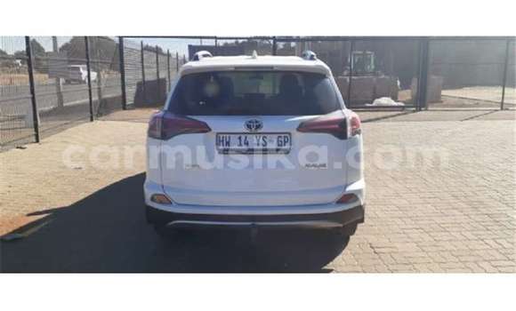 Tenga Tsaru Toyota RAV4 Chena Mota in Beitbridge in Matabeleland South Tenga Tsaru Toyota RAV4 Chena Mota in Beitbridge in Matabeleland South