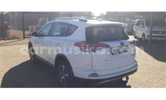 Tenga Tsaru Toyota RAV4 Chena Mota in Beitbridge in Matabeleland South Tenga Tsaru Toyota RAV4 Chena Mota in Beitbridge in Matabeleland South