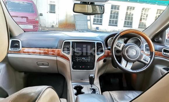 Acheter Occasion Voiture Jeep Cherokee Rouge à Beitbridge, Matabeleland South Acheter Occasion Voiture Jeep Cherokee Rouge à Beitbridge, Matabeleland South