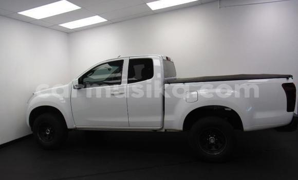 Tenga Tsaru Isuzu KB Chena Mota in Beitbridge in Matabeleland South Tenga Tsaru Isuzu KB Chena Mota in Beitbridge in Matabeleland South