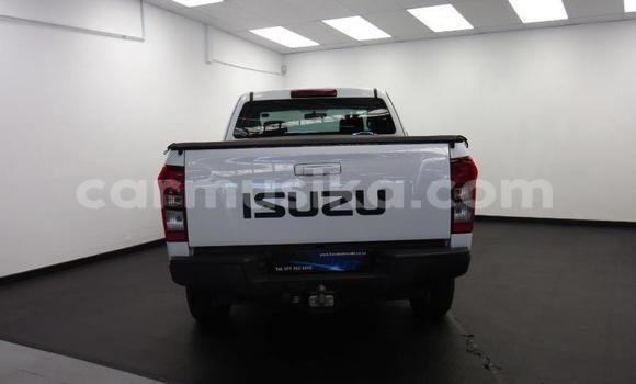 Tenga Tsaru Isuzu KB Chena Mota in Beitbridge in Matabeleland South Tenga Tsaru Isuzu KB Chena Mota in Beitbridge in Matabeleland South