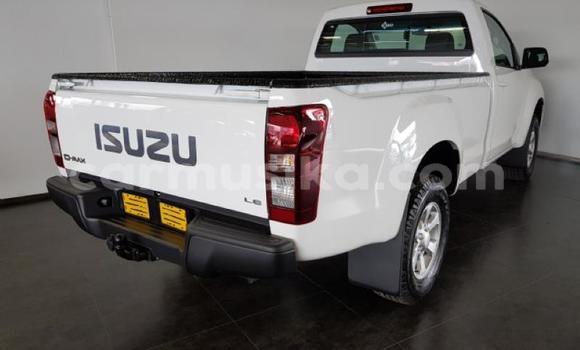 Tenga Tsaru Isuzu KB Chena Mota in Beitbridge in Matabeleland South Tenga Tsaru Isuzu KB Chena Mota in Beitbridge in Matabeleland South