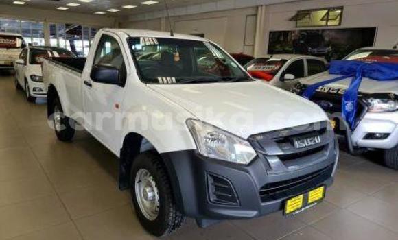Acheter Occasion Voiture Isuzu KB Blanc à Beitbridge, Matabeleland South Acheter Occasion Voiture Isuzu KB Blanc à Beitbridge, Matabeleland South
