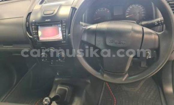 Acheter Occasion Voiture Isuzu KB Blanc à Beitbridge, Matabeleland South Acheter Occasion Voiture Isuzu KB Blanc à Beitbridge, Matabeleland South