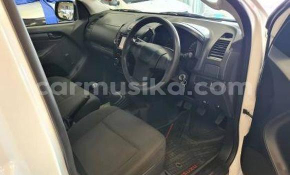 Acheter Occasion Voiture Isuzu KB Blanc à Beitbridge, Matabeleland South Acheter Occasion Voiture Isuzu KB Blanc à Beitbridge, Matabeleland South