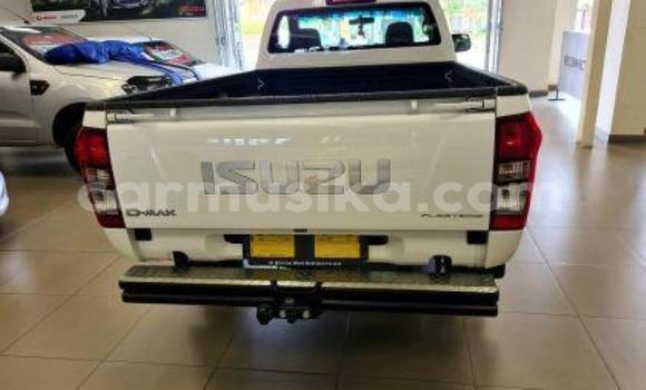 Acheter Occasion Voiture Isuzu KB Blanc à Beitbridge, Matabeleland South Acheter Occasion Voiture Isuzu KB Blanc à Beitbridge, Matabeleland South