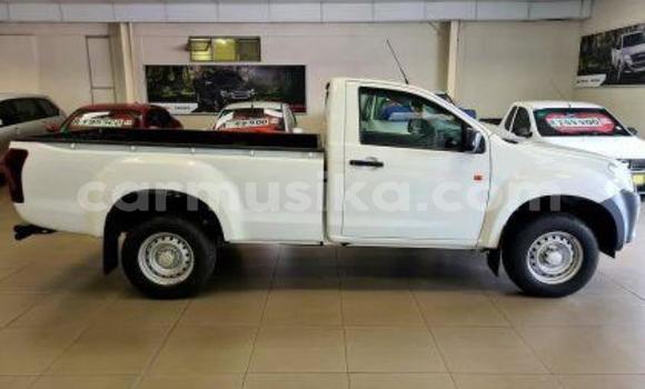 Acheter Occasion Voiture Isuzu KB Blanc à Beitbridge, Matabeleland South Acheter Occasion Voiture Isuzu KB Blanc à Beitbridge, Matabeleland South
